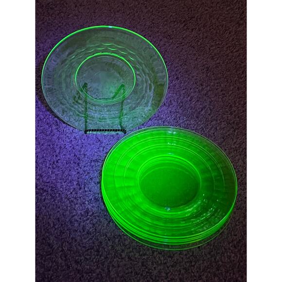 Lot 6 Green Depression Plates Uranium Glass UV Glow Honeycomb - Picture 6 of 6